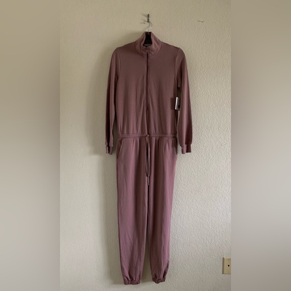 Beyond Yoga Ski Weekend Jumpsuit in Mauve Half Zip Fitted Waist Cozy Size Small - Picture 1 of 16
